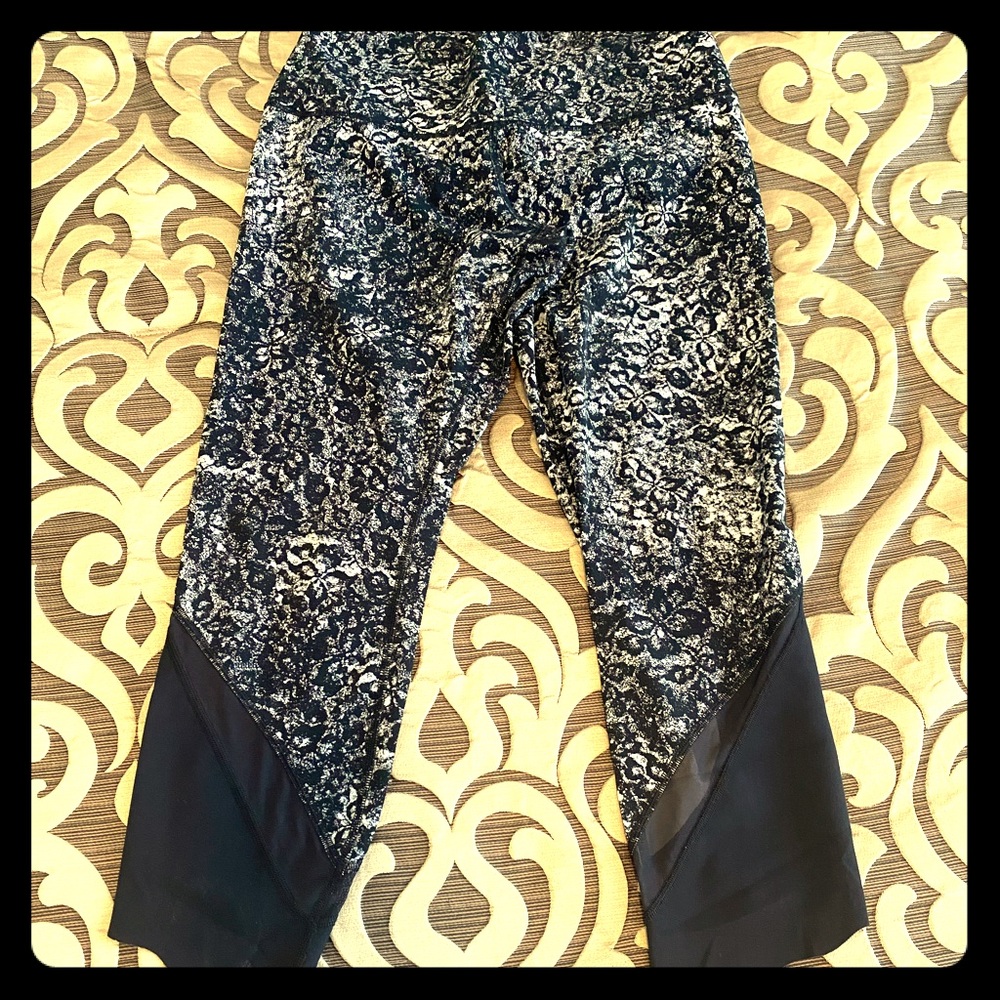 Lulemon capris size 10